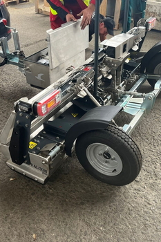 Магнитная щётка MS 2000 F FALCON – уборка металлических загрязнений в цехе автомобильного завода