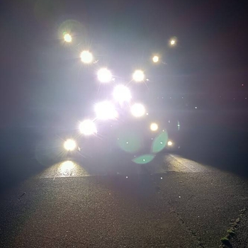 Mobilní světelný kříž pro označení uzavření letištní dráhy FIREFLY