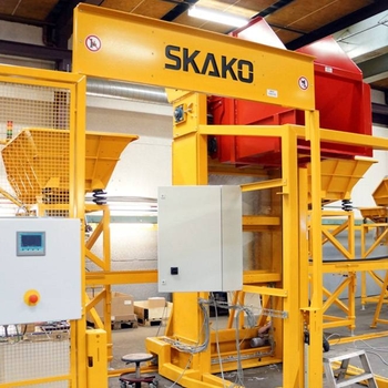 Подъемник-опрокидыватель