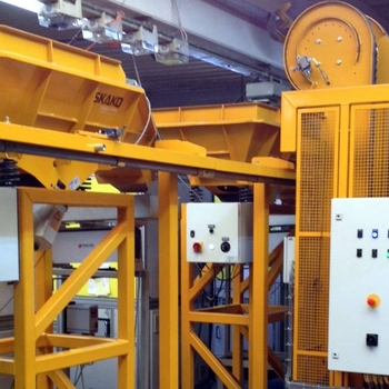 Подъемник-опрокидыватель