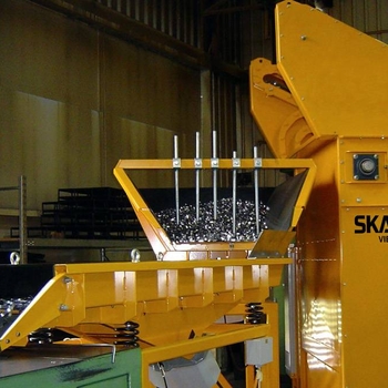 Подъемник-опрокидыватель